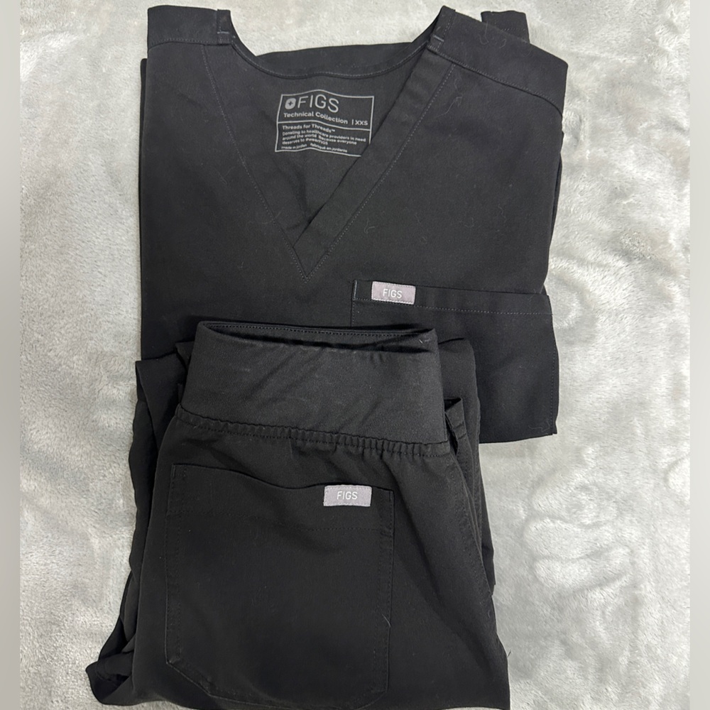 Figs Scrub Set